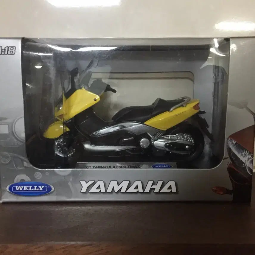 [BUNJANG] WELLY 2001 Yamaha XP500 TMAX 1:18 Scale Scooter Model / WELLY 1:18 2001 Yamaha XP500 TMAX  Size 1:18, go(d)m