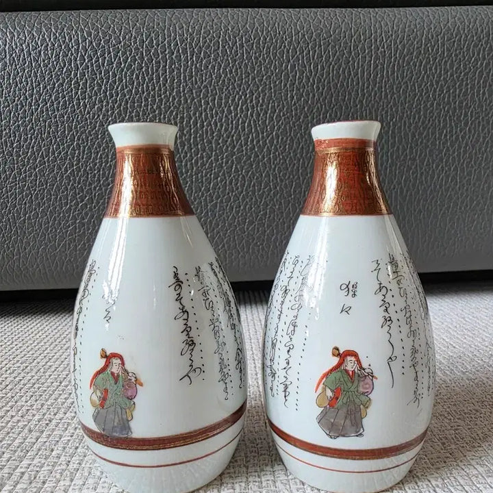 [BUNJANG] Vintage Kaga Kutani Porcelain Sake Bottles (Pair) / [빈티지/고급] 일본 고급 도자기 카가 구타니 도쿠리(술병) 한 쌍