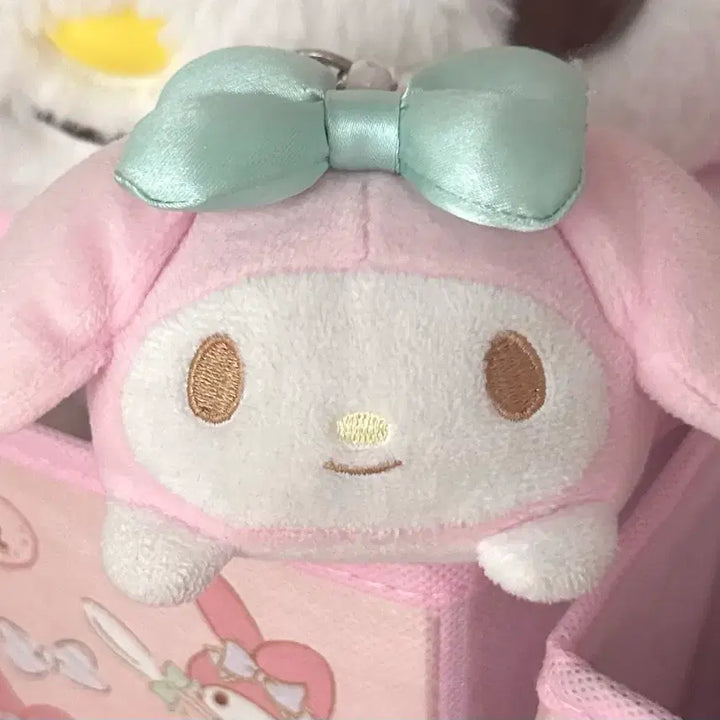 [BUNJANG] Sanrio My Melody Accessory Storage Reel Pass Case with Mascot Doll / 산리오 마이멜로디 소품 보관 릴패스 케이스 마스코트 인형