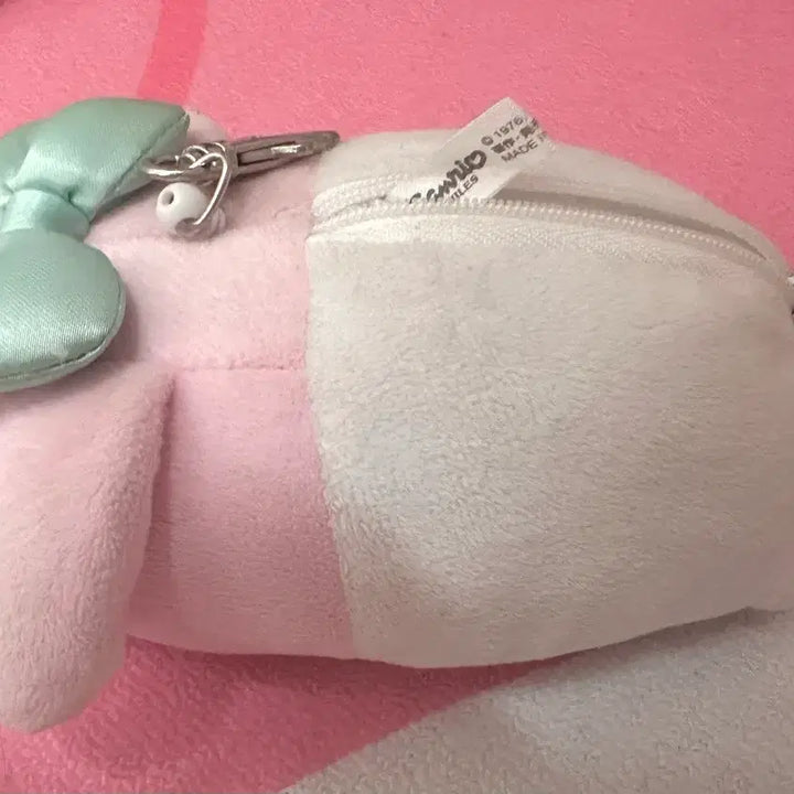 [BUNJANG] Sanrio My Melody Accessory Storage Reel Pass Case with Mascot Doll / 산리오 마이멜로디 소품 보관 릴패스 케이스 마스코트 인형
