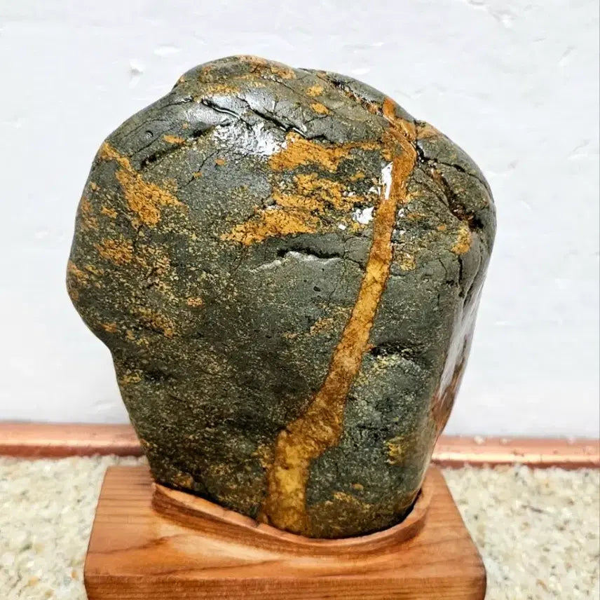 [BUNJANG] Pyeongchanggang Natural Stone Flower Stone with Wooden Stand / 평창강 자연석 꽃돌