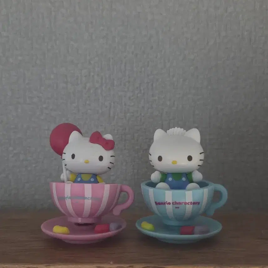 [BUNJANG] Hello Kitty Teacup Figurine Set (2 pcs) / 헬로키티 찻잔 피규어 2개 세트