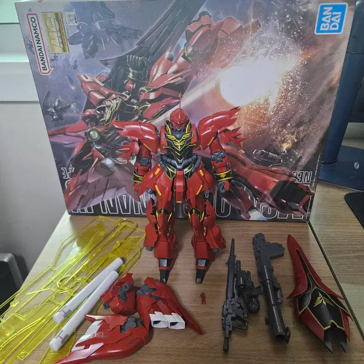 [BUNJANG] MG Sinanju Gundam Model Kit Assembly / 박스O) [MG] 시난주 건담 프라모델 조립품