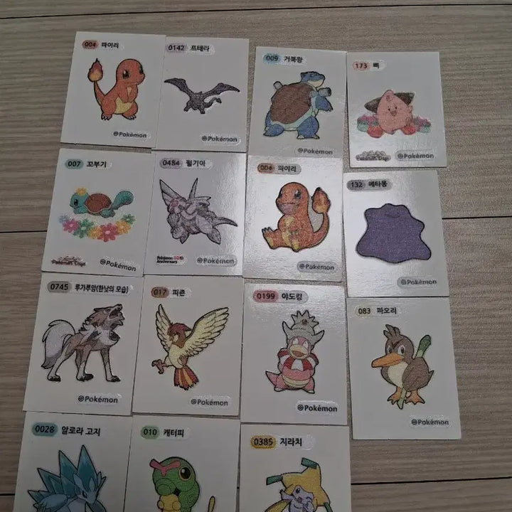 [BUNJANG] Pokemon Stickers 30-Piece Set / 포켓몬 띠부띠부씰 30장(포켓몬 관련 서비스)