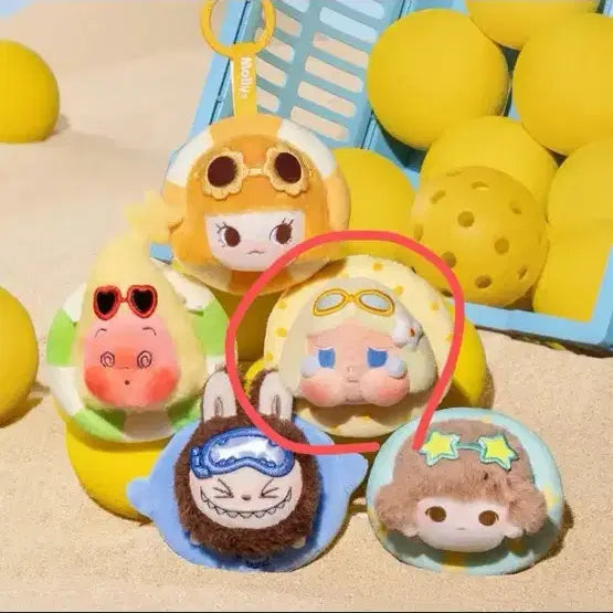 [BUNJANG] Pop Mart Pop Bean Travel Series Earphone Bag Dimoo + Cry Baby Keychain / 팝마트 팝빈 여행시리즈 이어폰백 디무 + 크라잉베이비 키링 원가이하 판매합니다!