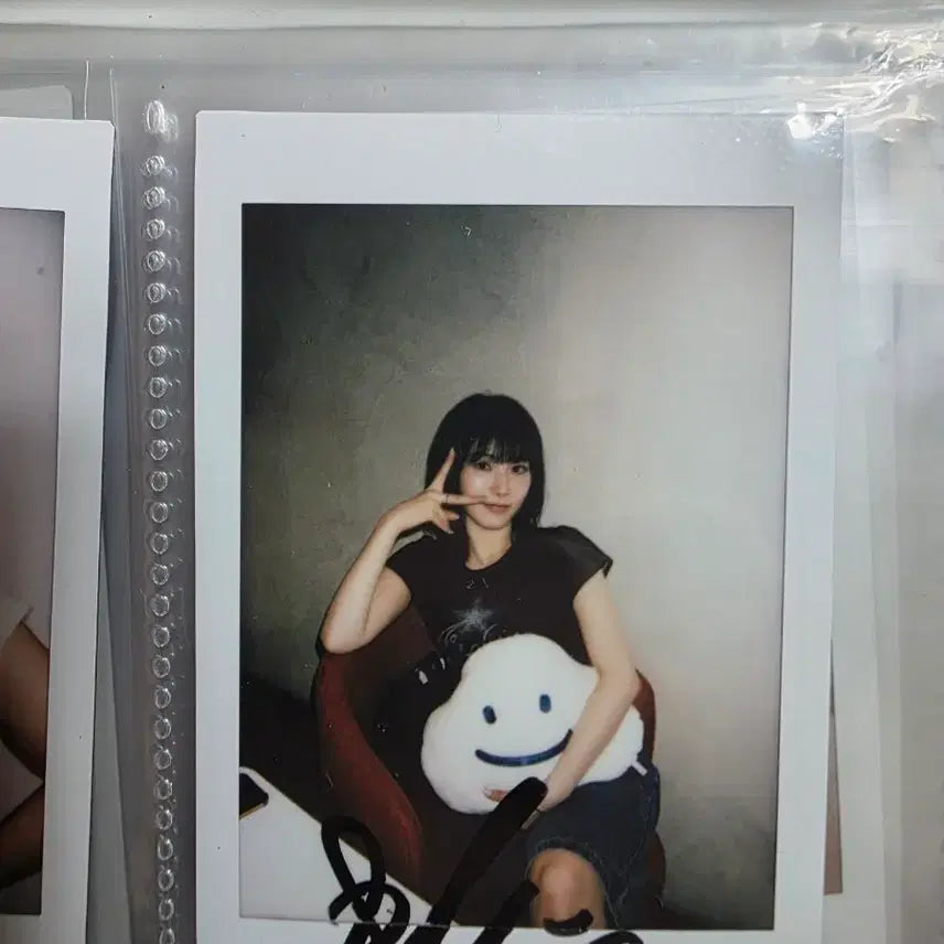 [BUNJANG] Everglow MIA Signed Polaroid / 에버글로우 MIA 싸인 폴라로이드 판매합니다