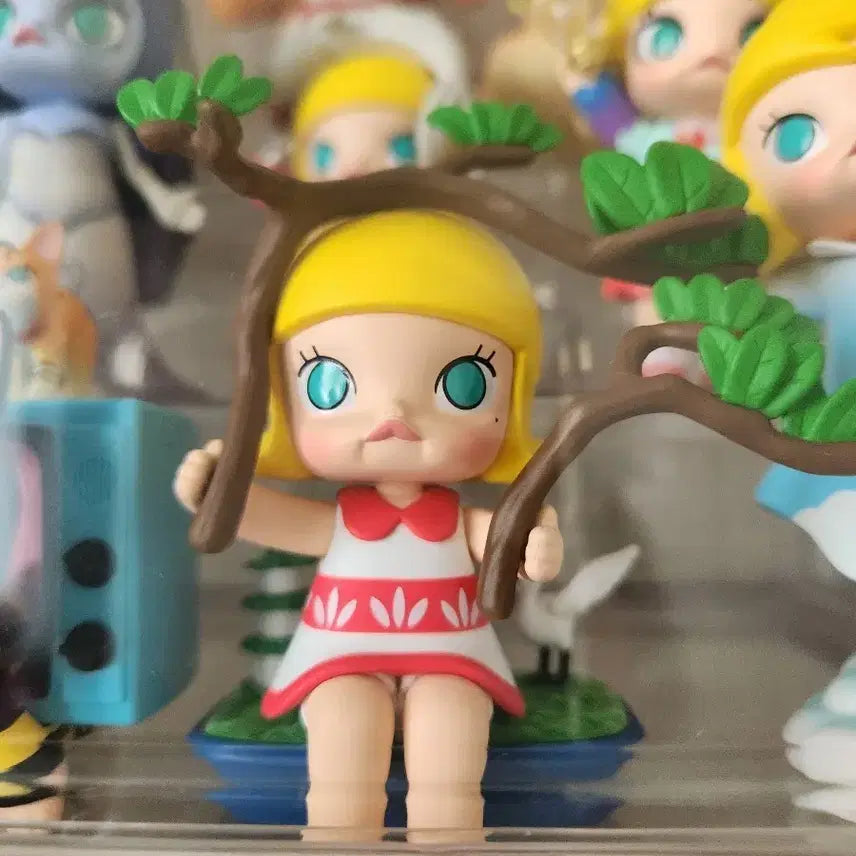 [BUNJANG] Pop Mart Molly Relaxing Day Wooden Disguise Blind Box Toy / 팝마트몰리 여유로운 하루 나무흉내 팔아요