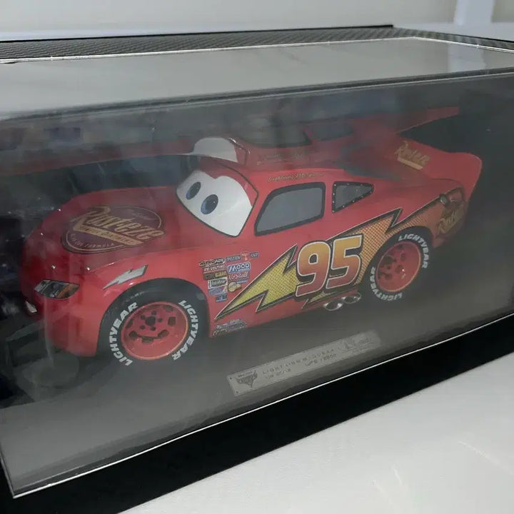 [BUNJANG] Schuco Lightning McQueen 1:18 Limited Edition Diecast / 슈코 라이트닝 맥퀸 1:18 한정판 다이캐스트 판매합니다.