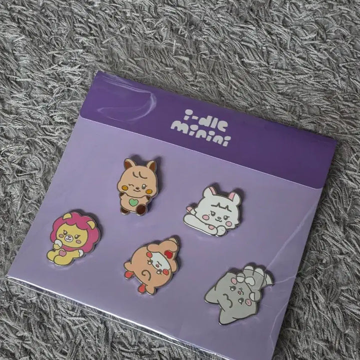 [BUNJANG]  (G)I-DLE Minini Metal Badge Set / 아이들 idle 미니니 minini 메탈 뱃지 세트
