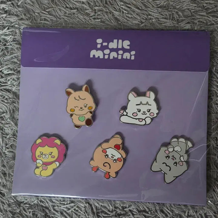 [BUNJANG]  (G)I-DLE Minini Metal Badge Set / 아이들 idle 미니니 minini 메탈 뱃지 세트