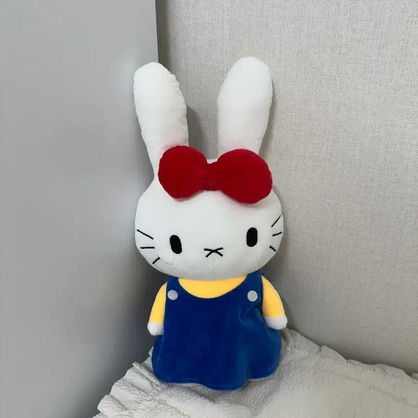 [BUNJANG] Miffy Medium Plush Toy with Hello Kitty Motif / 헬로키티 미피 중형 인형