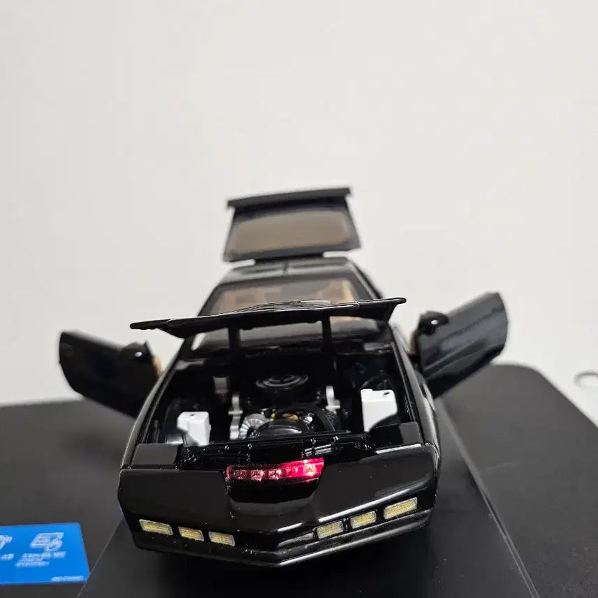 [BUNJANG] 1:18 Scale Knight Rider K.I.T.T. Diecast Model / 1:18 나이트라이더 K.I.T.T. 다이캐스트