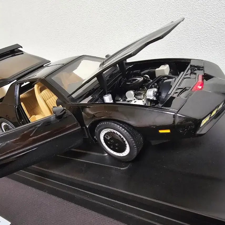 [BUNJANG] 1:18 Scale Knight Rider K.I.T.T. Diecast Model / 1:18 나이트라이더 K.I.T.T. 다이캐스트