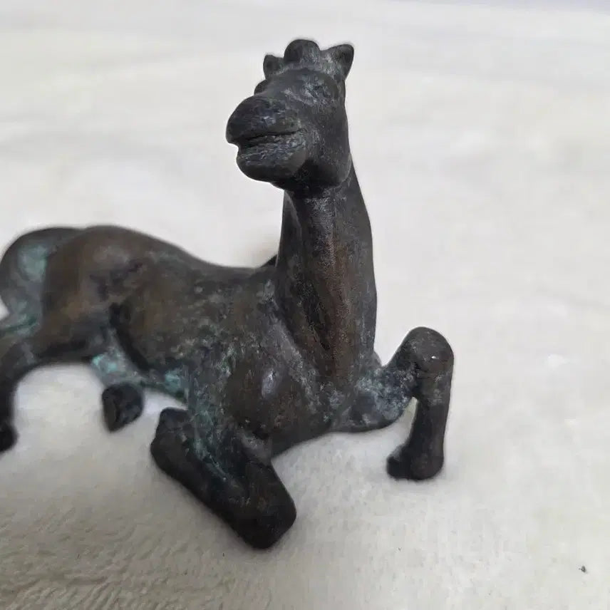 [BUNJANG] Vintage Bronze Horse Sculpture Paperweight / 년대가 좋은청동 말 조각상(문진)