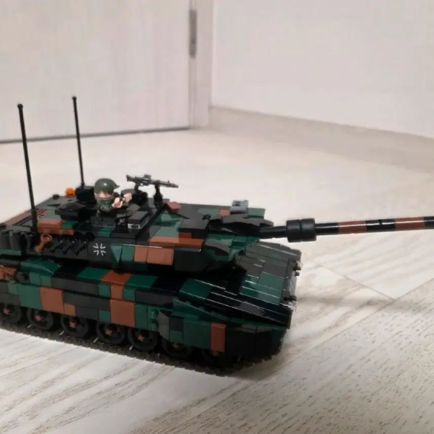 [BUNJANG] Brickmania German Leopard 2A7 Tank Model / 밀리터리 레고 브릭매니아 독일 전차 레오파드 2A7 판매합니다