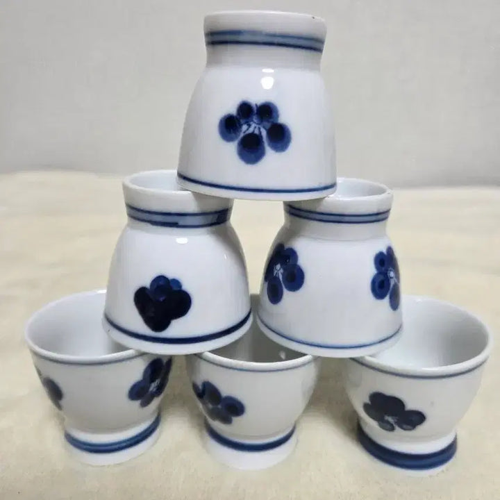 [BUNJANG] Celadon Porcelain Tea Cups (Set of 6) / 년대좋은 청화백자도자기 잔 6점