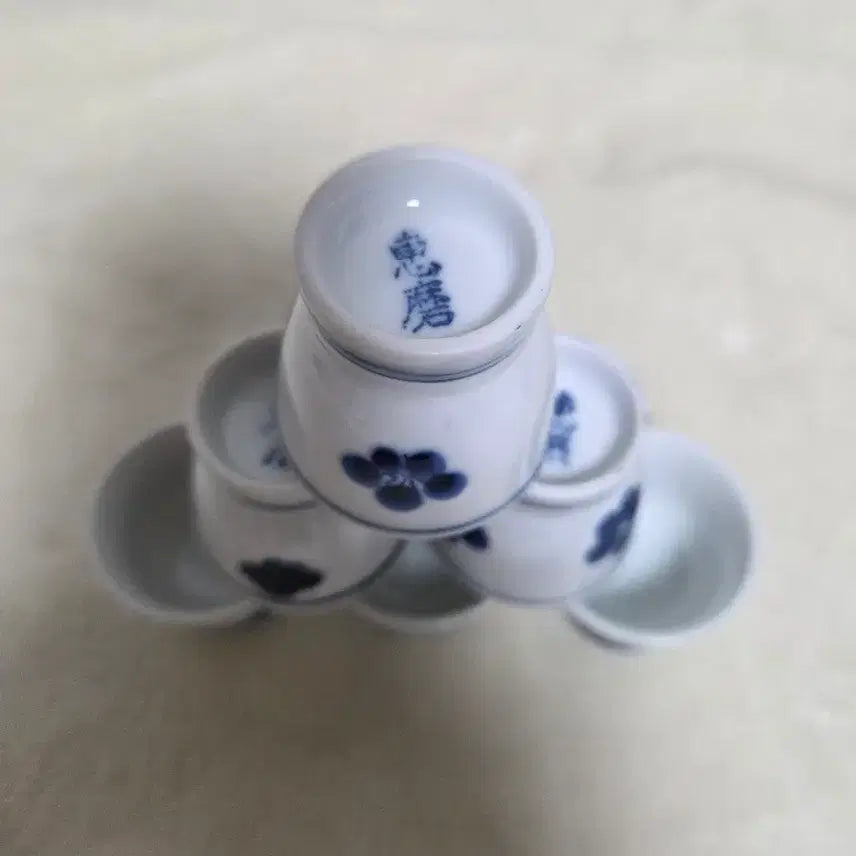 [BUNJANG] Celadon Porcelain Tea Cups (Set of 6) / 년대좋은 청화백자도자기 잔 6점