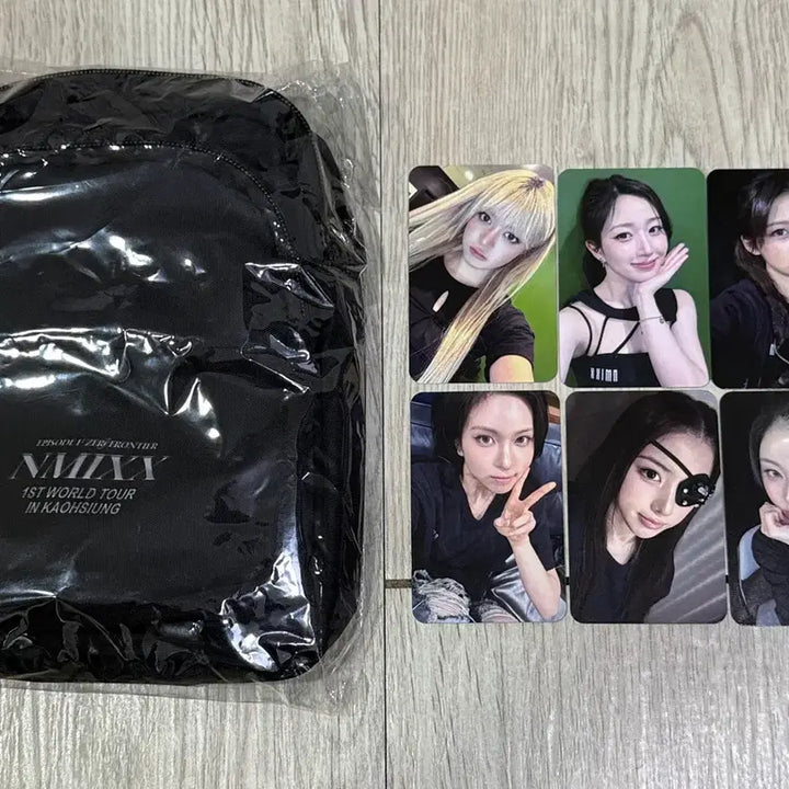 [BUNJANG] NMIXX Kaohsiung Concert VIP Photocard + Mini Crossbag Set / 엔믹스 가오슝 콘서트 VIP 입장포카 + 미니크로스백 양도