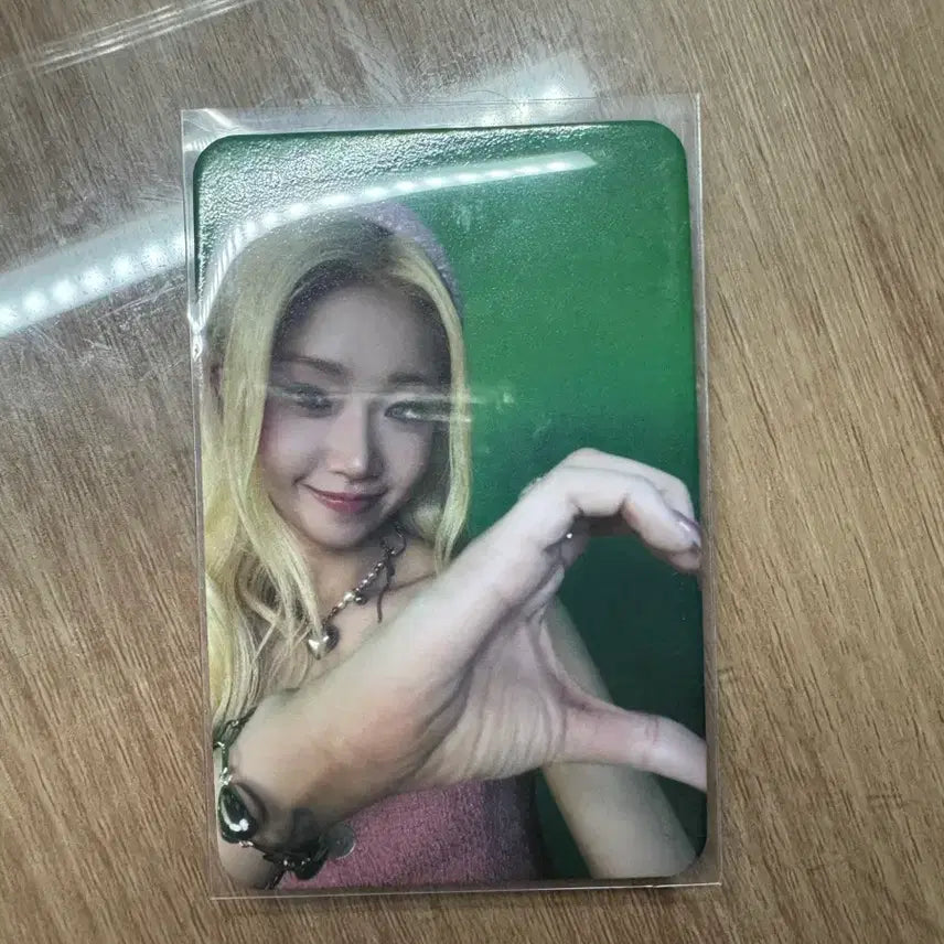 [BUNJANG] Choi Yoojung Official Photocard, Apple Music POB Photocard / 최유정 공방포카,애플뮤직 특전포카 판매합니다
