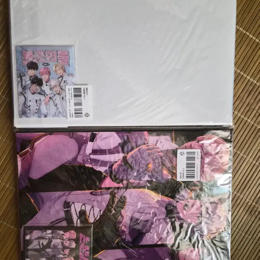 [BUNJANG] Non-Cruel Cargo Vol. 1 &amp; 2 Set with Poster and Photocard / 논중화물 1,2 판매 단순개봉 포스터 포카 포함.