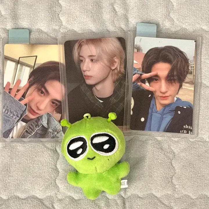 [BUNJANG] Lee Han Non-Official Plush Doll + Photocard Bundle / 탈덕처분) 외계한 이한 비공굿 인형 + 포카