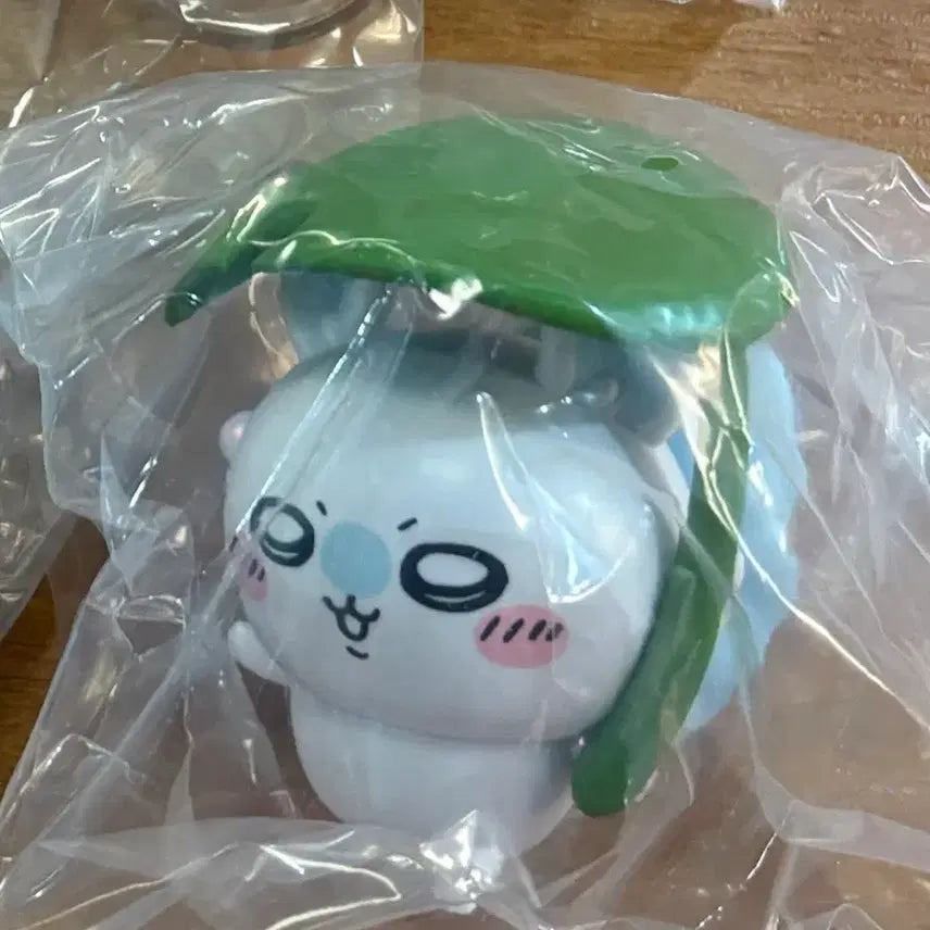 [BUNJANG] Chiikawa Momonga Umbrella Figure / 치이카와 우산 피규어 모몽가