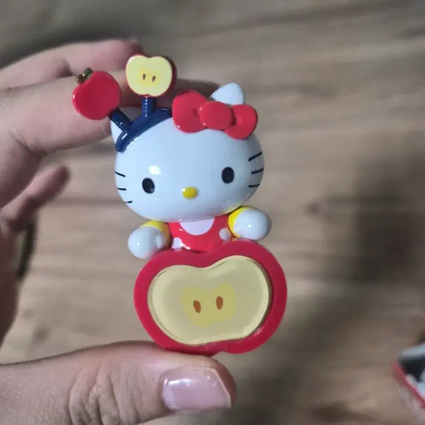 [BUNJANG] Sanrio Hello Kitty Apple Headband / 산리오 키티 사과 히퍼(머리띠)