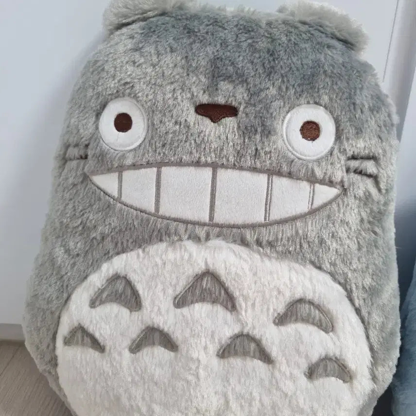 [BUNJANG] Large &amp; Medium Totoro Cushions / 대 토토로 중토토로 쿠션