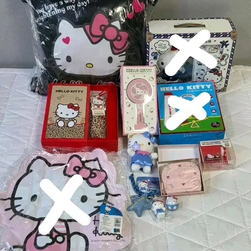 [BUNJANG] Shinrio x Hello Kitty Collection: Cushion, Fan, Umbrella, Keychain, Wallet, and More / 신리오 헬로키티 키링/쿠션/선풍기/양우산/방석/반지갑/연필깎이/저금통 모음