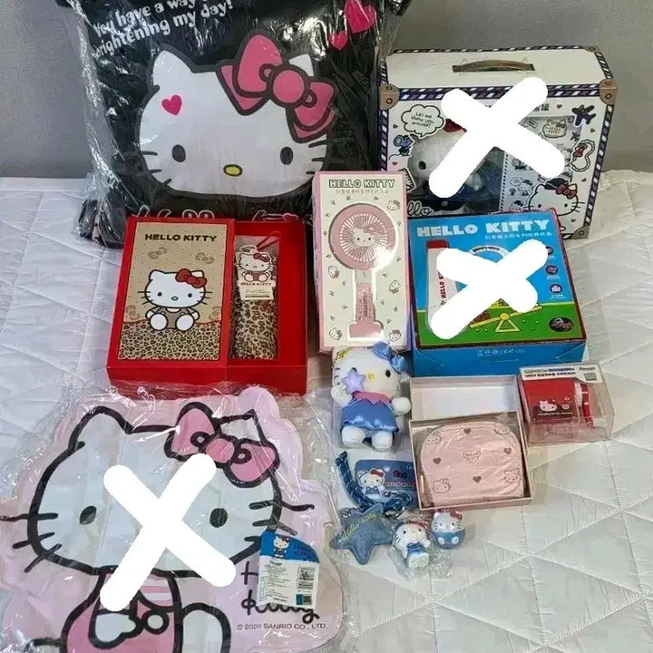 [BUNJANG] Shinrio x Hello Kitty Collection: Cushion, Fan, Umbrella, Keychain, Wallet, and More / 신리오 헬로키티 키링/쿠션/선풍기/양우산/방석/반지갑/연필깎이/저금통 모음