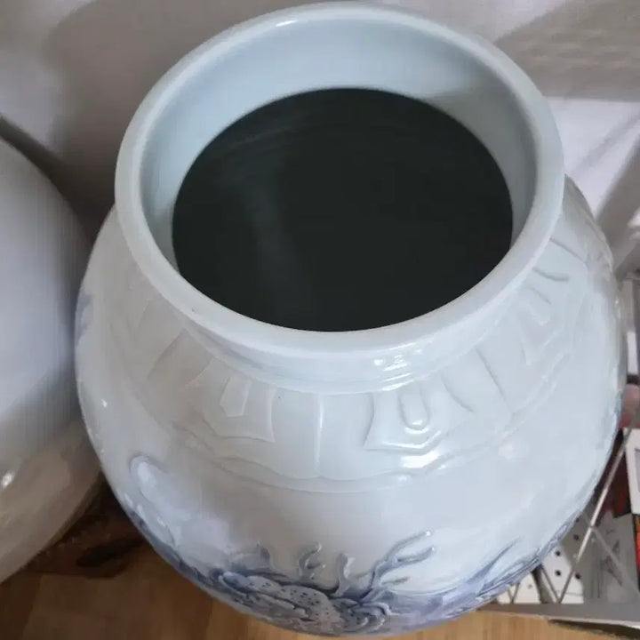 [BUNJANG] Blue and White Porcelain Dragon Motif Moon Jar / 청화백자 용문늬 약각 달항아리 도자기
