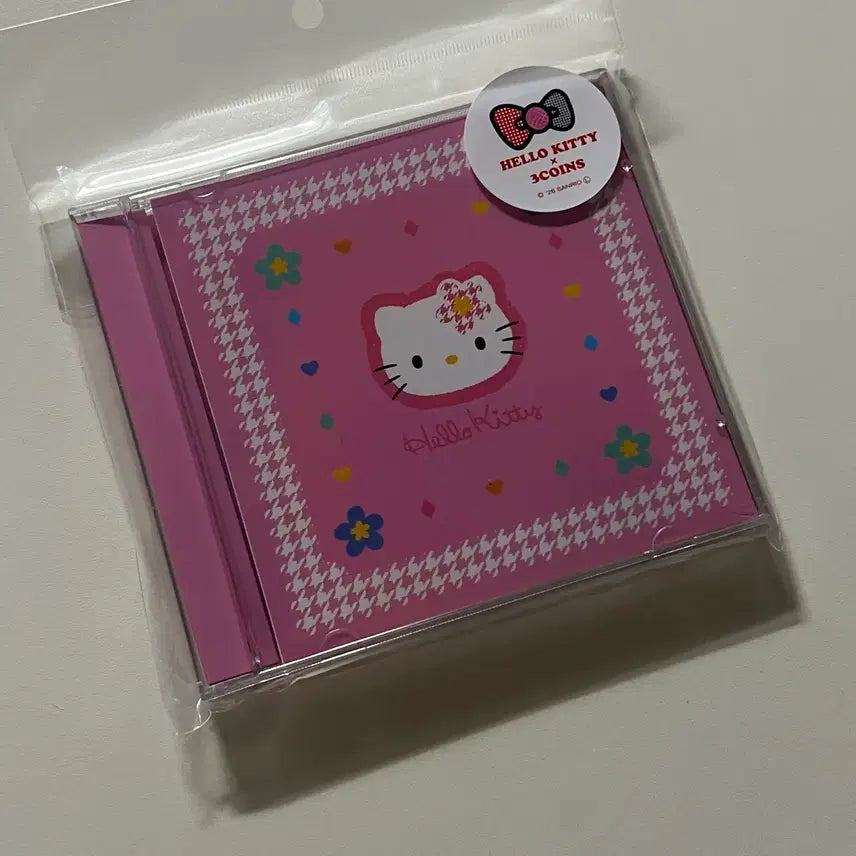 [BUNJANG] Sanrio Hello Kitty 3COINS CD Case with Sticker Set &amp; Mascot Hair Tie Set / 일본 헬로키티 콜라보 3COINS CD 케이스 (스티커 세트 내장) + 키티 마스코트 머리끈 세트
