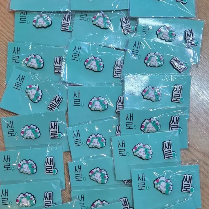 [BUNJANG] 36-Piece Set of New Character Jibbitz / 새로 캐릭터 지비츠 36개모두
