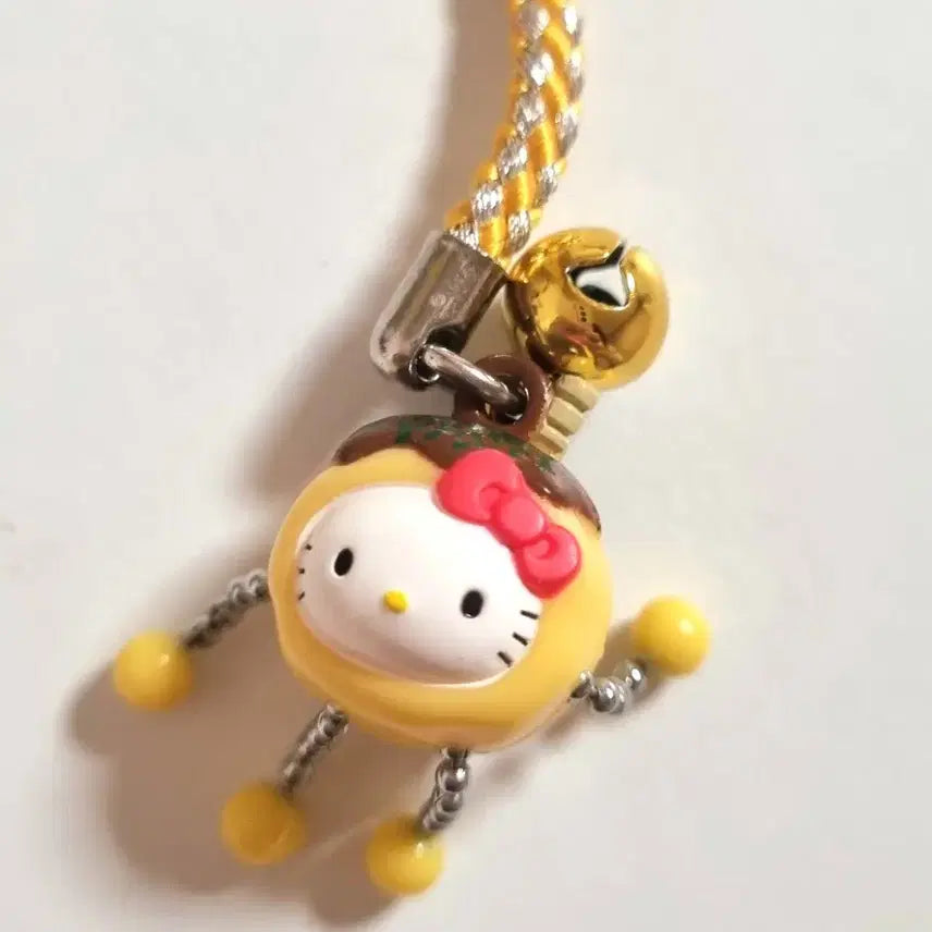 [BUNJANG] Hello Kitty "Takoyaki Dancer" Charm Keychain (Limited Edition, Rare) / 고전키티스트랩 달랑이 타코야끼 킽스 한정 희귀 롱다리 키링일본