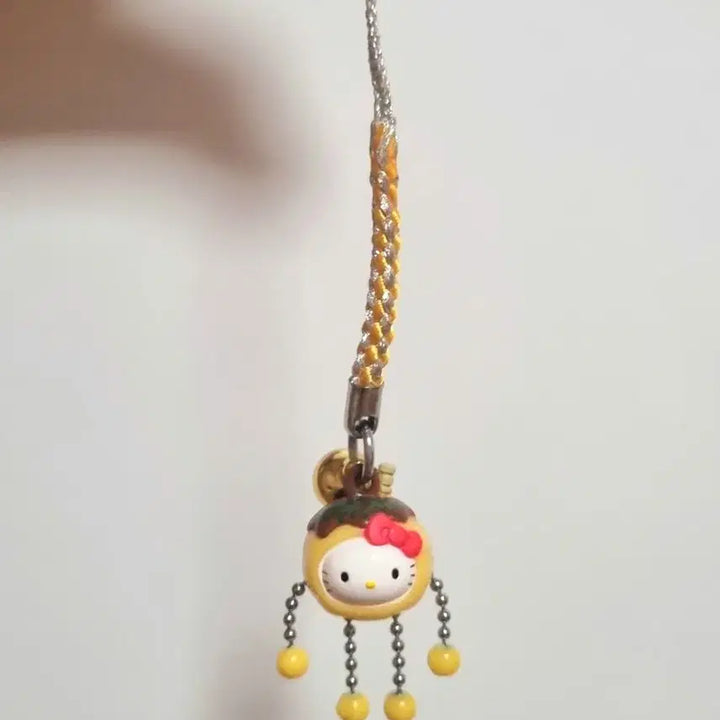 [BUNJANG] Hello Kitty "Takoyaki Dancer" Charm Keychain (Limited Edition, Rare) / 고전키티스트랩 달랑이 타코야끼 킽스 한정 희귀 롱다리 키링일본