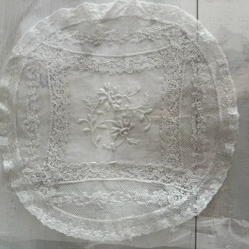 [BUNJANG] French Antique Brussels Lace Doily / 프랑스 앤틱 브뤼셀 레이스