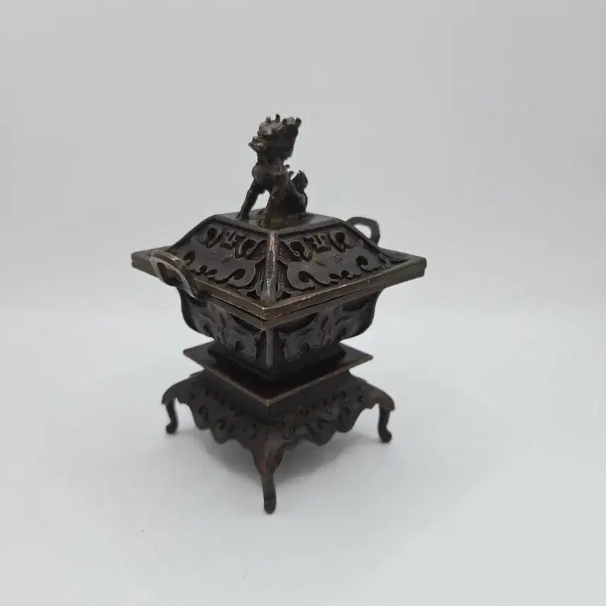[BUNJANG] Antique Bronze Haetae Square Incense Burner / 골동품 청동 해태 사각향로