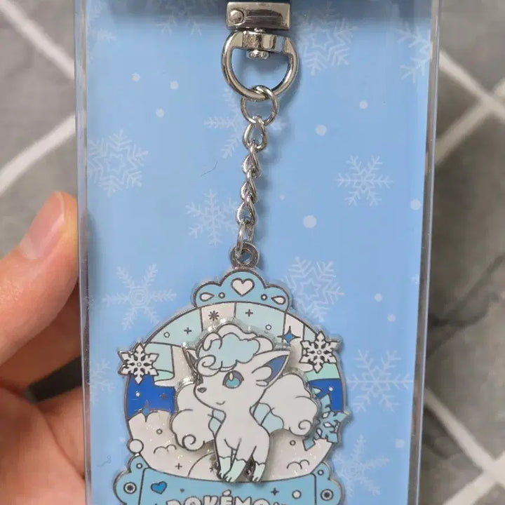 [BUNJANG] Alolan Vulpix Snow Globe Keychain Sealed / 알로라 식스테일 스노우볼 키링 미개봉