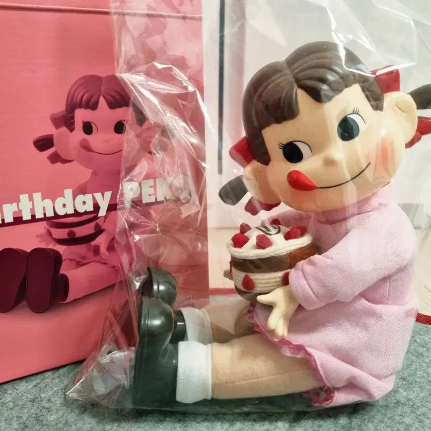 [BUNJANG] Fujiya Peko-chan Birthday Doll / 후지야 페코짱 생일 인형