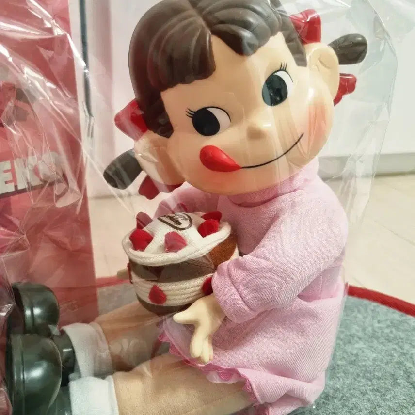 [BUNJANG] Fujiya Peko-chan Birthday Doll / 후지야 페코짱 생일 인형