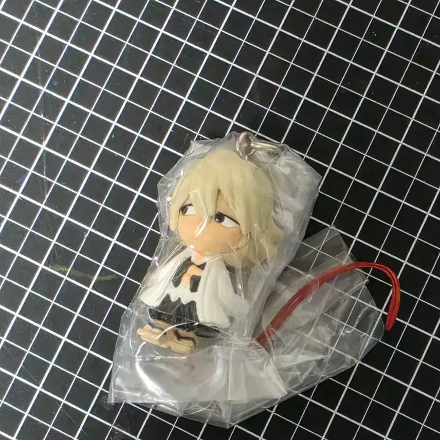 [BUNJANG] Bleach Classic Kisuke Urahara Keychain Strap Figure / [새상품] 블리치 고전 키링 스트랩 우라하라 키스케 피규어