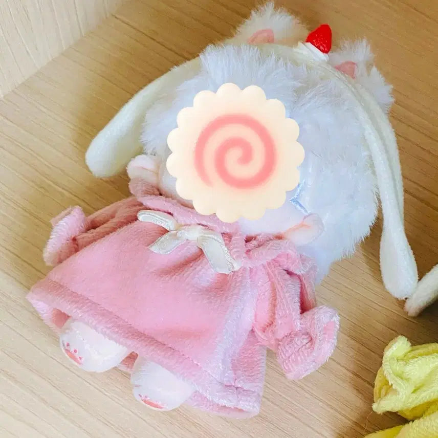 [BUNJANG] 10cm Strawberry Cream Plushie Dress / 10cm 폭신원피스 딸기크림 수제작 솜인형옷