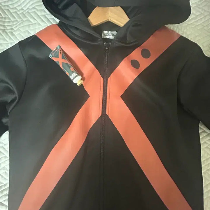 [BUNJANG] Katsuki Bakugo Hoodie &amp; Hand Cream Set / 급처)바쿠고 옷 후드티 + 바쿠고 핸드크림 판매