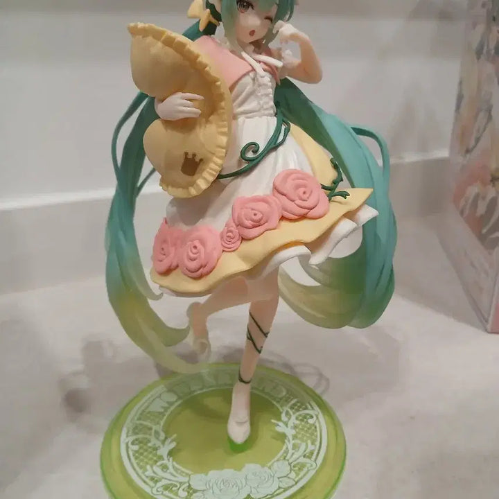 [BUNJANG] Vocaloid Hatsune Miku Taito Wonderland Sleeping Beauty Figure / 보컬로이드 하츠네 미쿠 타이토 원더랜드 잠자는 숲속의 공주 피규어
