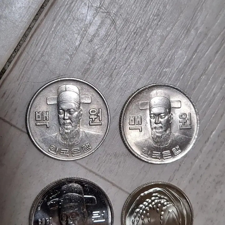 [BUNJANG] 1974, 1975, 2026 Uncirculated 50 &amp; 100 Won Coins / 미사용 1974. 1975. 2026.