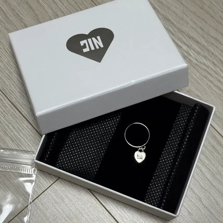 [BUNJANG] BTS Jin Japan Silver Ring / 방탄 bts jin 런석진 일본 굿즈 반지 실버링
