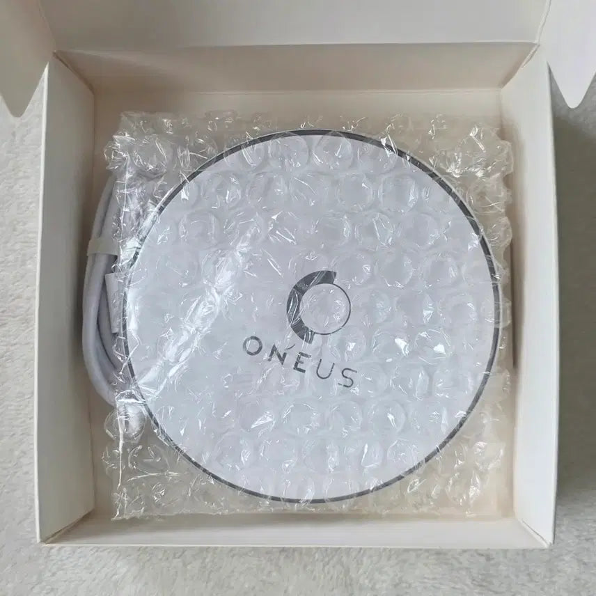 [BUNJANG] ONEUS Official Goods Wireless Charger / 원어스 굿즈 무선 충전기