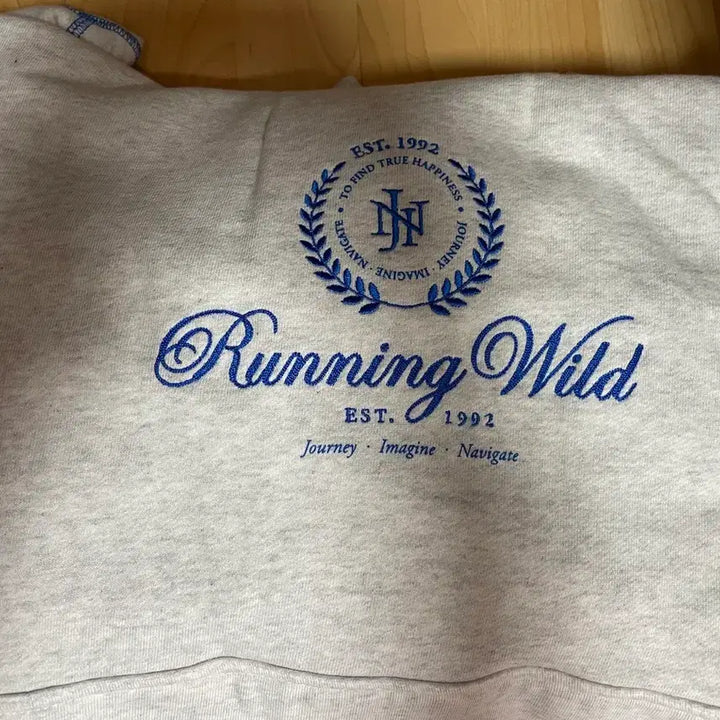 [BUNJANG] BTS Jin Happy Running Wild Hoodie L / BTS 방탄 진 Happy Running wild 후드티