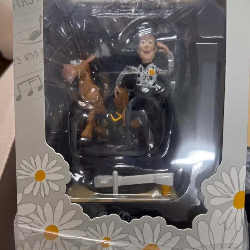 [BUNJANG] Peaceminusone x Toy Story Diorama Figure Record Player / 현물) 피마원 x 토이스토리 피규어 레코드 플레이어