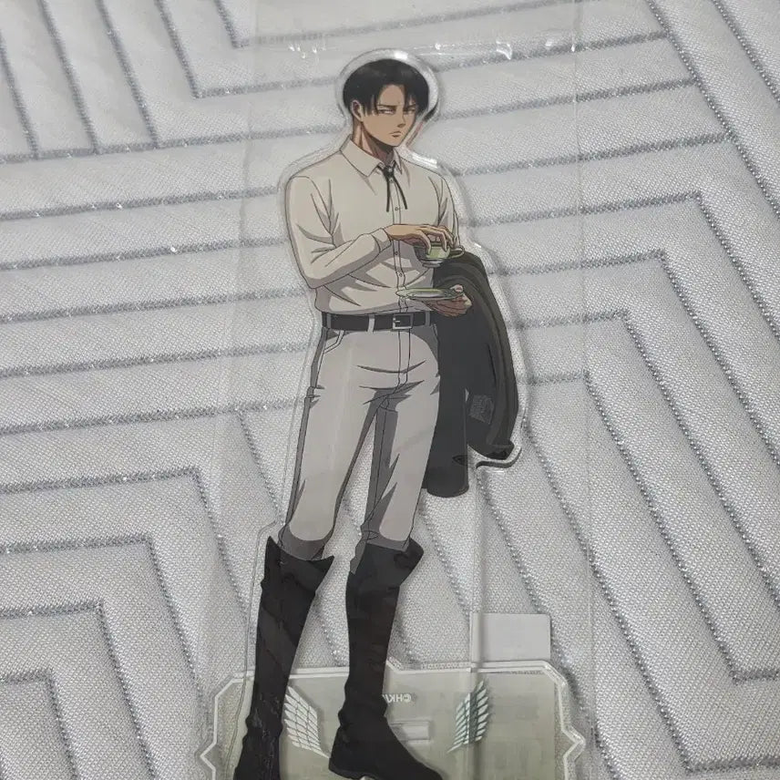 [BUNJANG] Attack on Titan Levi 10th Anniversary Limited Edition Acrylic Stand (Sealed) / [미개봉] 진격의 거인 리바이 아크릴 10주년 정품